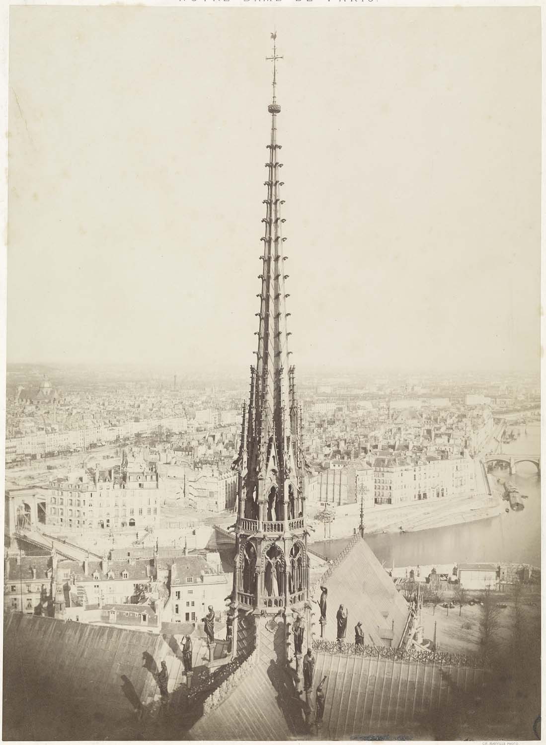 Photographie de flèche de Notre-Dame de Paris