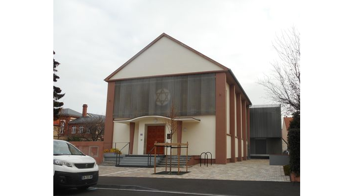 Une synagogue réhabilitée en service d'archives