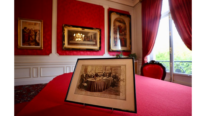 La salle du conseil des ministres présidé par Adolphe Thiers reconstituée grâce aux Archives des Yvelines