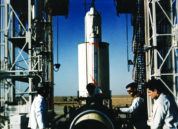 Lancement du satellite A-1 par la première fusée Diamant A
